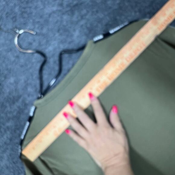 Puma Casual Tee T-Shirt Womens Size Small Green Spellout Logo Classic Streetwear - Picture 7 of 9